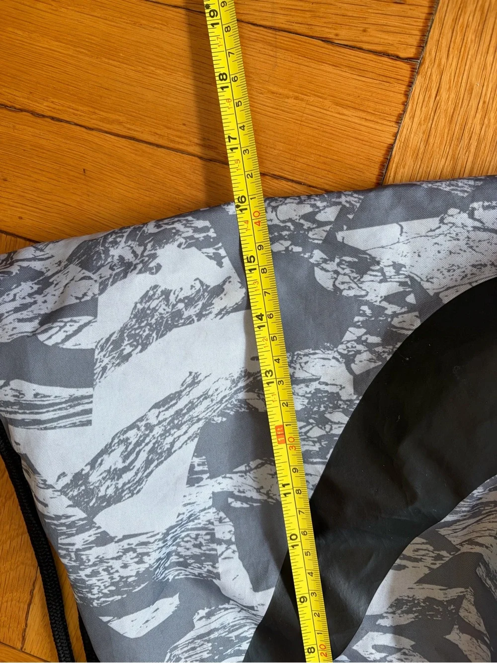 Nike Gray Camo Drawstring Gym Sack Back Pack. Nylon Lightweight. Soccer / School